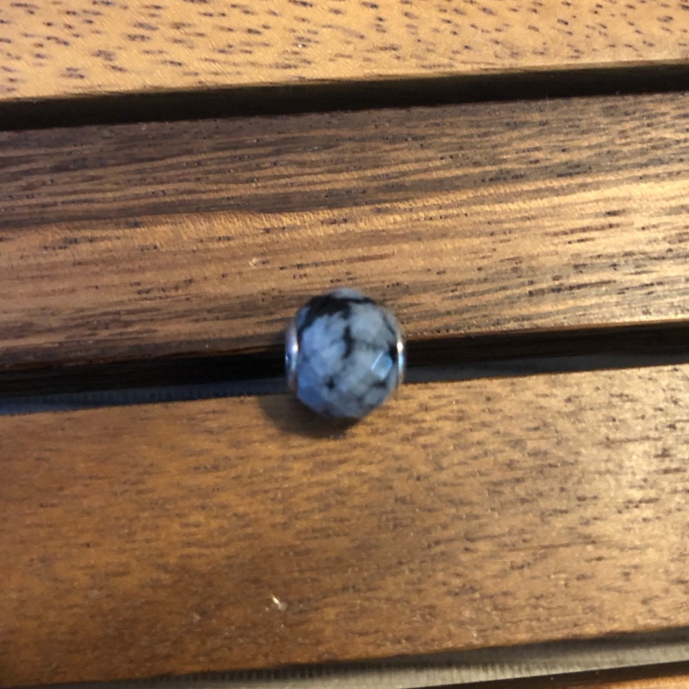 PANDORA Essence “Belief” Charm